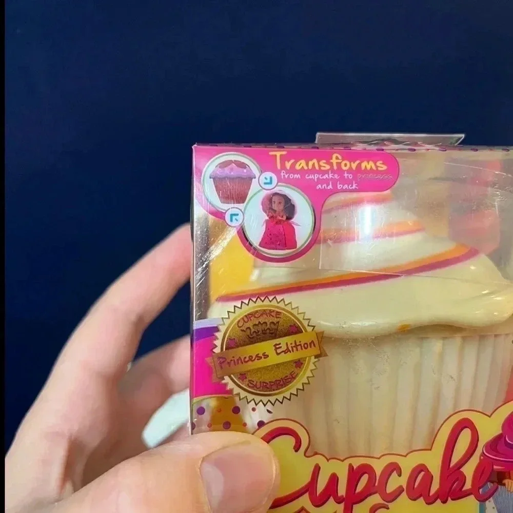 Scented Cupcake Surprise Princess Edition Esther Scented With Brush NIB